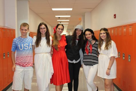 Spirit days bring students together one outfit at a time – The Howler