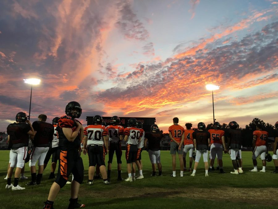 The+sky+set+a+beautiful+backdrop+for+the+Powerade+Scrimmage.