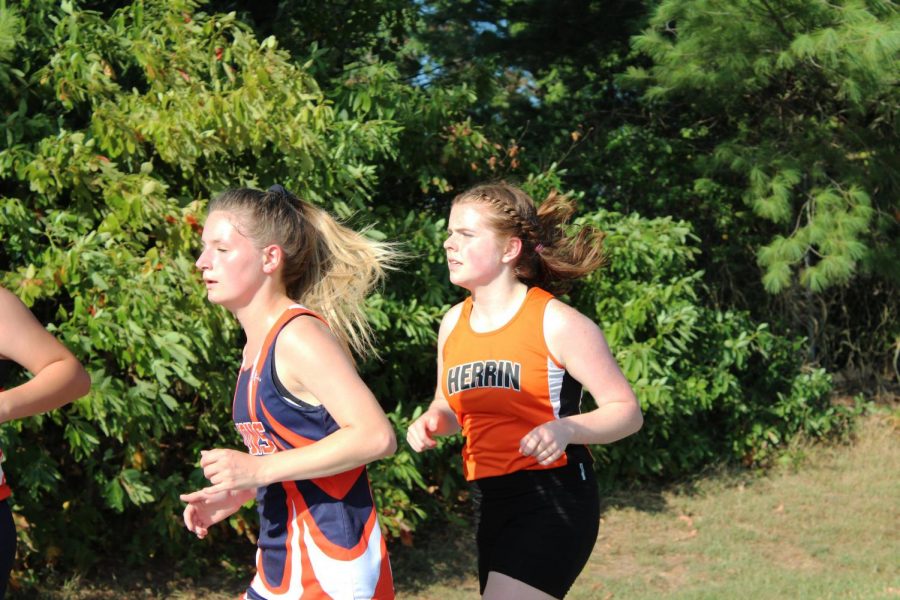 Madison Varner (10) sticking with the pack at the West Frankfort Invite on September 12th.