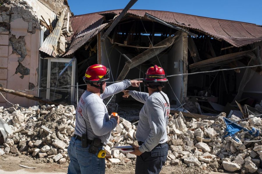 Construction+workers+working+hard+to+help+the+people+of+Puerto+Rico.