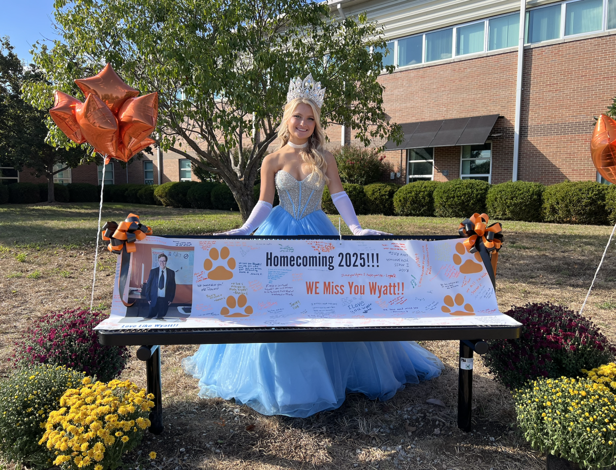 The Queen taking a moment to celebrate with the late Wyatt Reed as Wyatt would have been so happy to see Ava crowned queen.